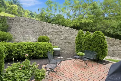 1498 Riverside Drive, Cincinnati, OH 45202 - Photo 3