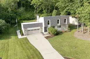 3995 Ridgedale Dr, Green Township, OH 45247 - Photo 3