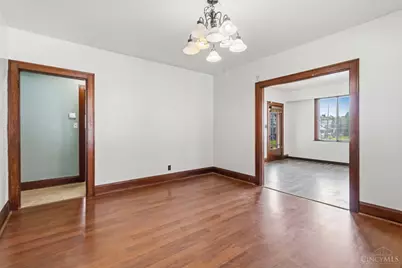 3606 Homelawn Avenue, Cheviot, OH 45211 - Photo 9