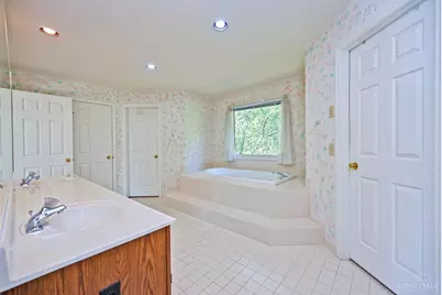 6889 Maddux Drive, Anderson Township, OH 45230 - Photo 35
