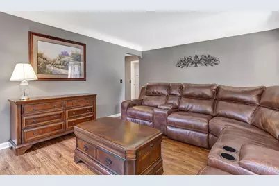 6943 Rob Vern Drive, Cincinnati, OH 45239 - Photo 9