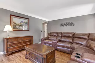 6943 Rob Vern Dr, Cincinnati, OH 45239 - Photo 9