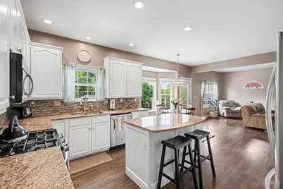 8221 Springleaf Lake Drive, Colerain Township, OH 45247 - Photo 5