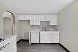8243 Daly Rd, Cincinnati, OH 45231 - Photo 11