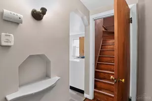8243 Daly Rd, Cincinnati, OH 45231 - Photo 23