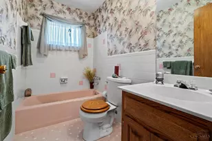 806 Kathryn Dr, Wilmington, OH 45177 - Photo 17