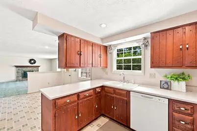 4938 Bonaventure Court, Cincinnati, OH 45238 - Photo 9