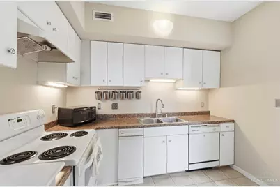 427 Hopkins Street #8, Cincinnati, OH 45203 - Photo 13