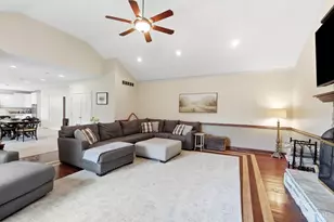 1374 Wexford Ln, Green Township, OH 45233 - Photo 15