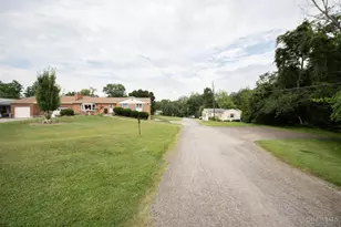630 Sonny Ln, Union Township, OH 45244 - Photo 5