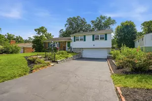 830 Sunderland Dr, Anderson Township, OH 45255 - Photo 3