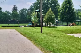 966 Summit Ave, Glendale, OH 45246 - Photo 23