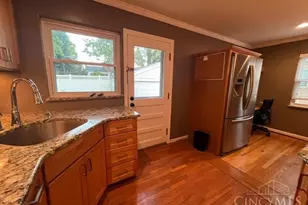 6825 Esther Ln, Madeira, OH 45243 - Photo 7