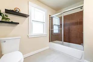 1953 Cordova Ave, Cincinnati, OH 45239 - Photo 17