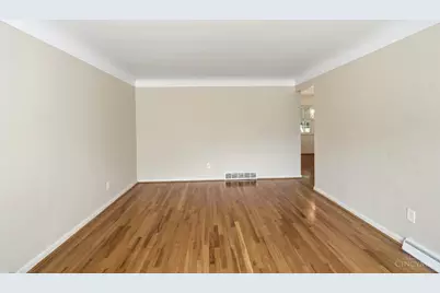 5717 Glow Court, Cincinnati, OH 45238 - Photo 7