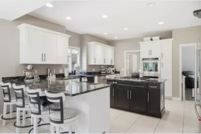 7580 Legendary Lane, West Chester, OH 45069 - Photo 5