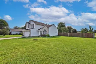 60 Robin Way, Pierce Township, OH 45102 - Photo 3