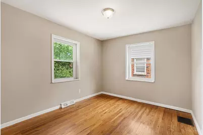 4306 Homelawn Avenue, Green Township, OH 45211 - Photo 5