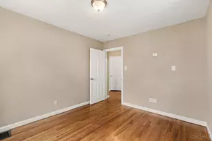 4306 Homelawn Ave, Green Township, OH 45211 - Photo 11