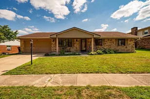 2126 Sherwood Forest Dr, Miamisburg, OH 45342 - Photo 1