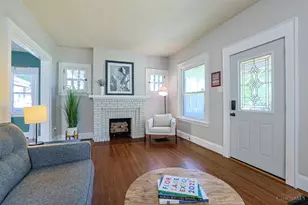 2555 Ridgeland Pl, Cincinnati, OH 45212 - Photo 7