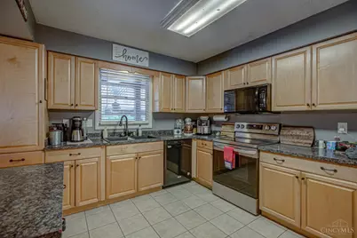 8530 Kingston Drive, Franklin Township, OH 45005 - Photo 9