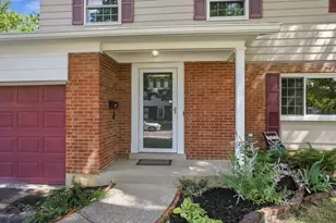 9062 Fontainebleau Terrace, Springfield Township, OH 45231 - Photo 3