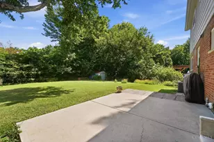 9062 Fontainebleau Terrace, Springfield Township, OH 45231 - Photo 43