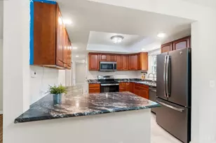 9062 Fontainebleau Terrace, Springfield Township, OH 45231 - Photo 11