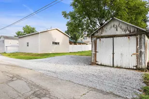 302 E North St, Pleasant Township, OH 45121 - Photo 9