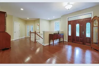 8000 Chinquapin Lane, Indian Hill, OH 45243 - Photo 5