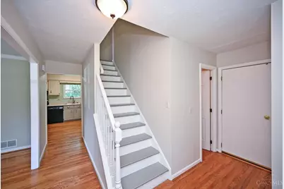 1819 Windhill Terrace, Cincinnati, OH 45255 - Photo 5