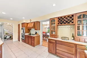 1163 Gleneagles Ct, Delhi Township, OH 45233 - Photo 9