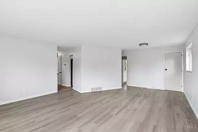 5750 Timrick Court, Cincinnati, OH 45238 - Photo 7