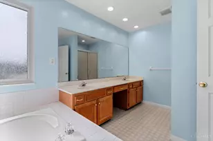 5525 Scarlet Maple Ct, Miami Township, OH 45150 - Photo 29