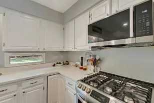 8033 Old Stable Ct, West Chester, OH 45069 - Photo 15