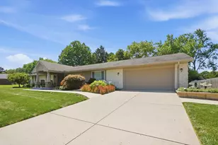 1080 Heathshire Dr, Centerville, OH 45459 - Photo 11