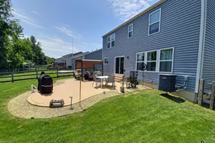 821 Emerald Dr, South Lebanon, OH 45065 - Photo 3