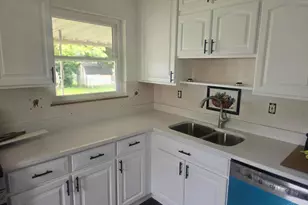 1604 Sanborn Dr, Reading, OH 45215 - Photo 3