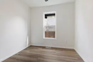 4704 Ward St, Cincinnati, OH 45227 - Photo 17