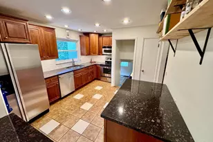 1600 Barnsdale Ct, Anderson Township, OH 45230 - Photo 7