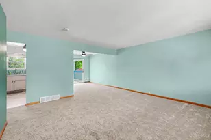 5738 Windview Dr, Green Township, OH 45248 - Photo 7