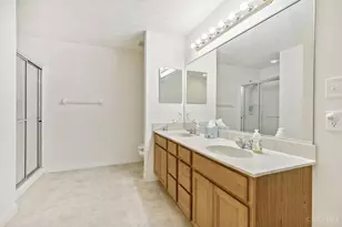 8021 Pinnacle Point Dr, West Chester, OH 45069 - Photo 17