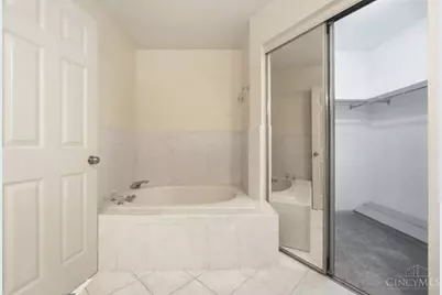 7590 Rolling Meadows Drive, West Chester, OH 45069 - Photo 25