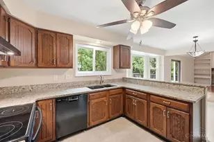 7590 Rolling Meadows Dr, West Chester, OH 45069 - Photo 5