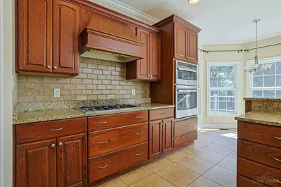 7596 Woodbridge Court, Springboro, OH 45066 - Photo 9