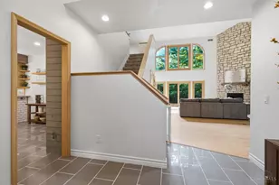 947 Woodcreek Dr, Miami Township, OH 45150 - Photo 5
