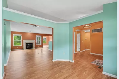 1079 Spruce Glen, Hamilton Township, OH 45152 - Photo 5