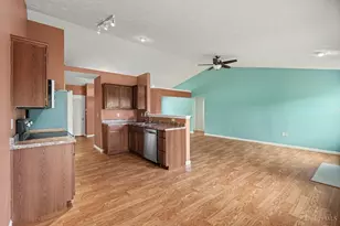 1079 Spruce Glen, Hamilton Township, OH 45152 - Photo 11