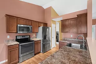 1079 Spruce Glen, Hamilton Township, OH 45152 - Photo 13